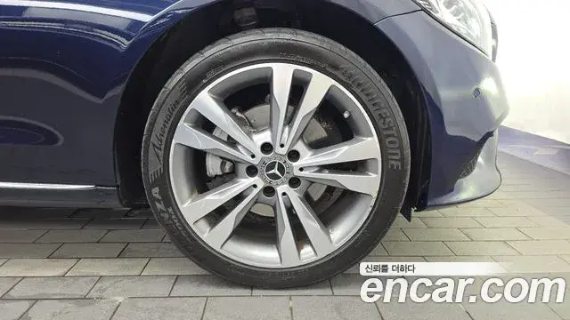 Mercedes-Benz C-Class 2020 — Photo 29/31
