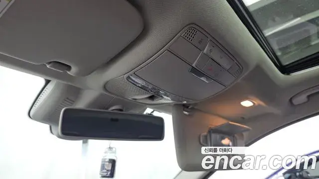 Mercedes-Benz C-Class 2020 — Photo 18/31