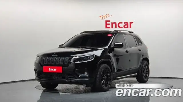Jeep Cherokee 2019 — ფოტო 23/36