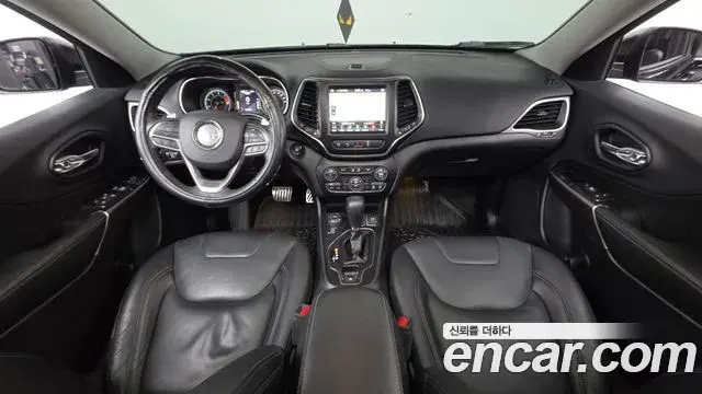 Jeep Cherokee 2019 — ფოტო 33/36