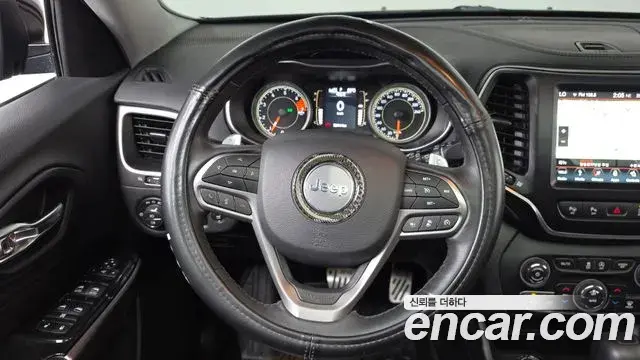 Jeep Cherokee 2019 — ფოტო 31/36