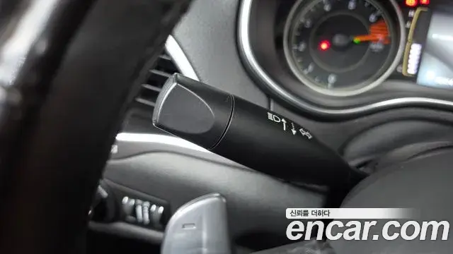 Jeep Cherokee 2019 — ფოტო 15/36