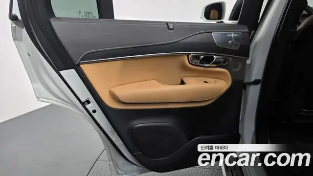 Volvo XC90 2021 — ფოტო 9/34