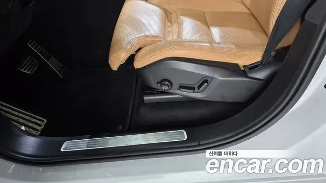 Volvo XC90 2021 — ფოტო 16/34