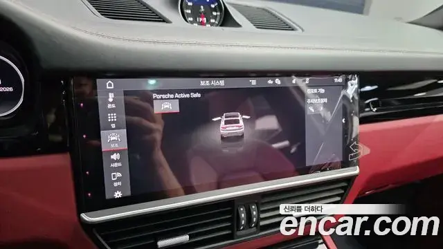 Porsche Cayenne 2020 — Photo 17/20