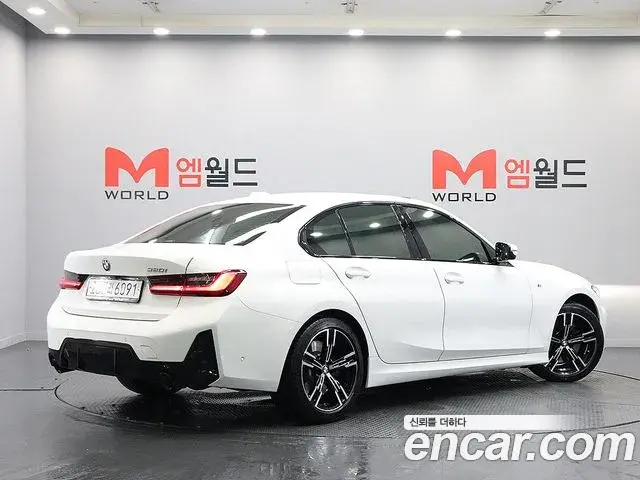 BMW 3 Series 2023 — ფოტო 18/20
