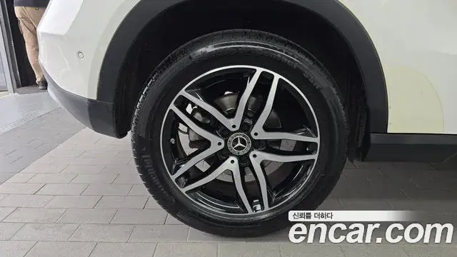 Mercedes-Benz GLA-Class 2019 — Фото 4/20