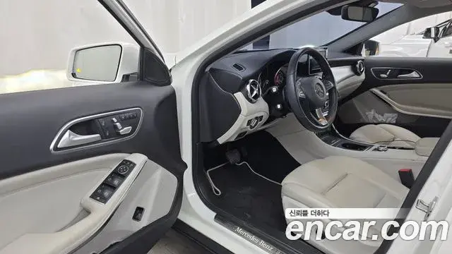 Mercedes-Benz GLA-Class 2019 — Фото 9/20