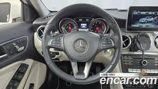 Mercedes-Benz GLA-Class 2019 — Фото 12/20