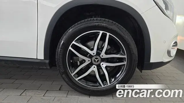 Mercedes-Benz GLA-Class 2019 — Photo 4/34