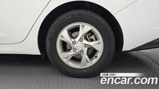 Hyundai The New Avante Hybrid 2022 — Photo 3/31