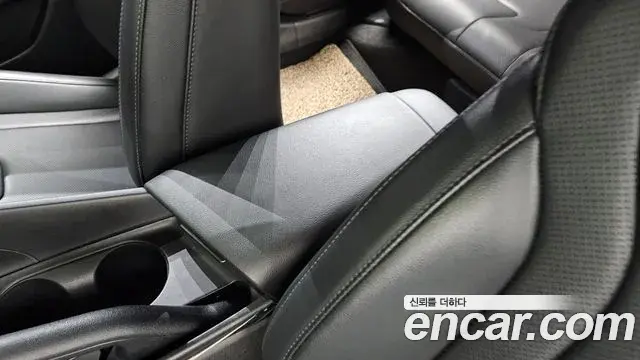 Hyundai The New Avante Hybrid 2022 — Photo 27/31