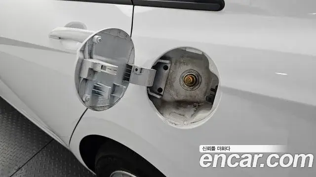 Hyundai The New Avante Hybrid 2022 — Photo 28/31