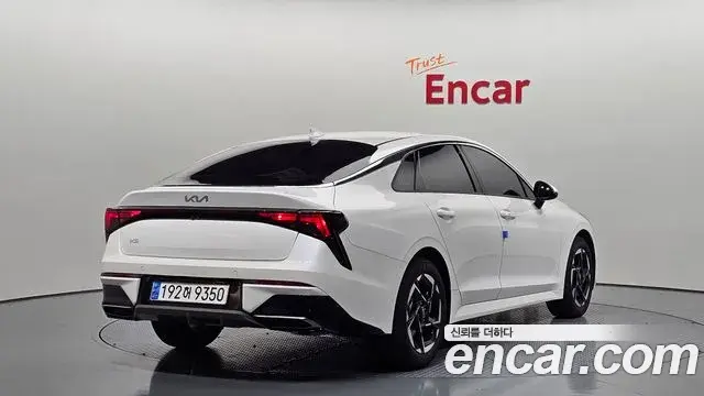 Kia K5 2023 — Şəkil 18/20