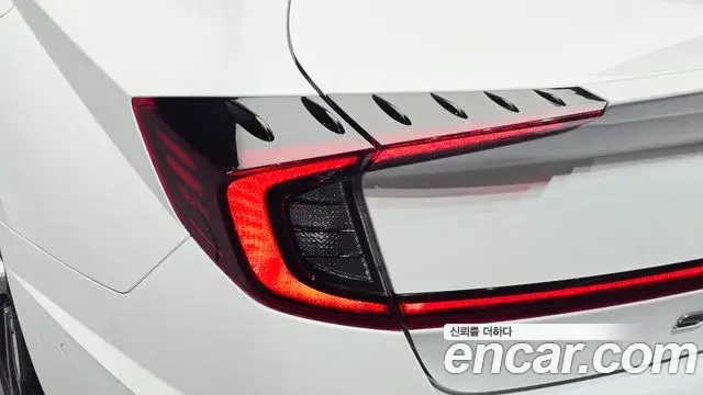 Hyundai Sonata Hybrid 2021 — ფოტო 29/30
