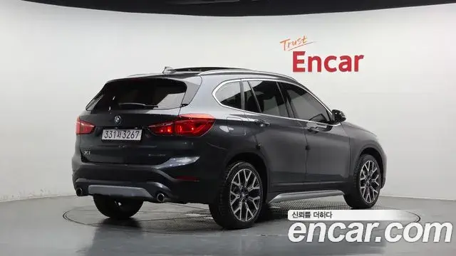 BMW X1 2022 — ფოტო 18/20
