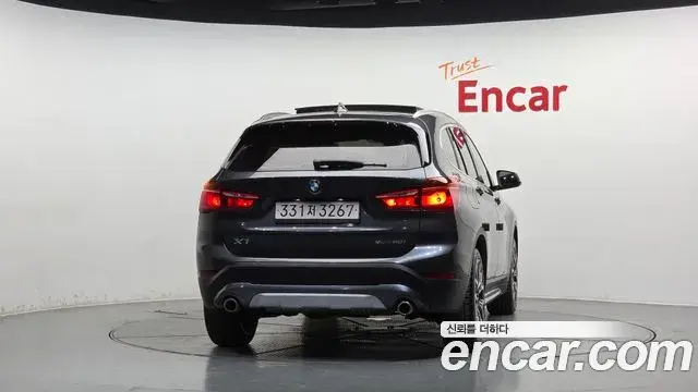 BMW X1 2022 — ფოტო 12/20