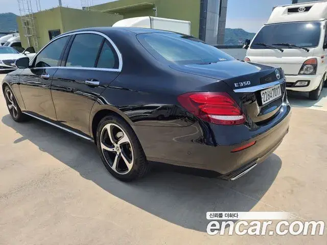 Mercedes-Benz E-Class 2019 — Şəkil 13/20