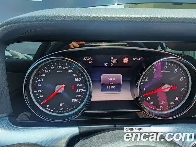 Mercedes-Benz E-Class 2019 — Şəkil 11/20