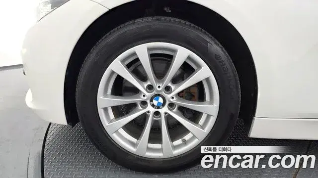 BMW 3 Series 2018 — Photo 11/20