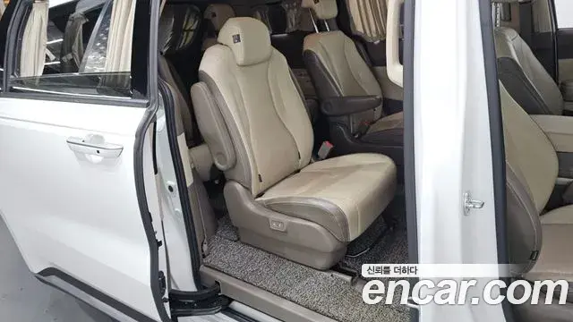 Kia Carnival 2021 — Photo 32/32