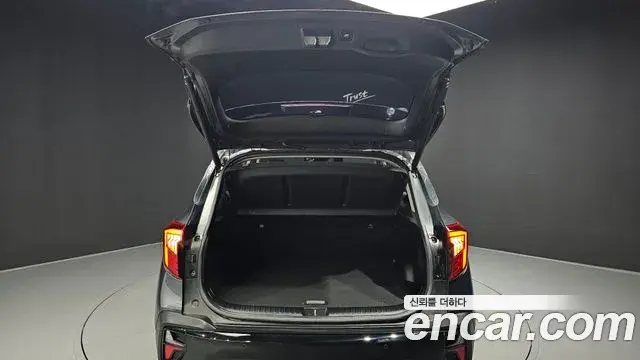 Kia Seltos 2024 — Şəkil 28/33