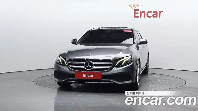 Mercedes-Benz E-Class 2018 — Фото 3/20