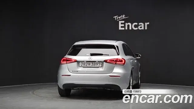 Mercedes-Benz A-Class 2019 — Фото 3/20