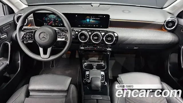 Mercedes-Benz A-Class 2019 — Фото 9/20