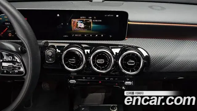 Mercedes-Benz A-Class 2019 — Фото 12/20