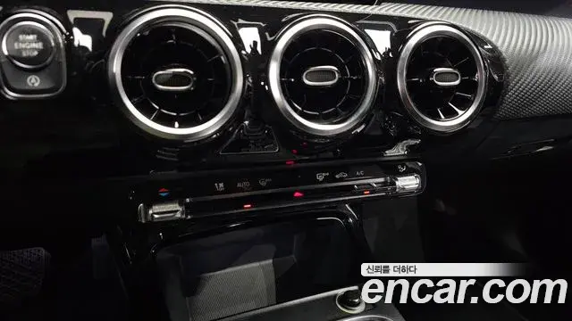 Mercedes-Benz A-Class 2019 — Фото 18/20