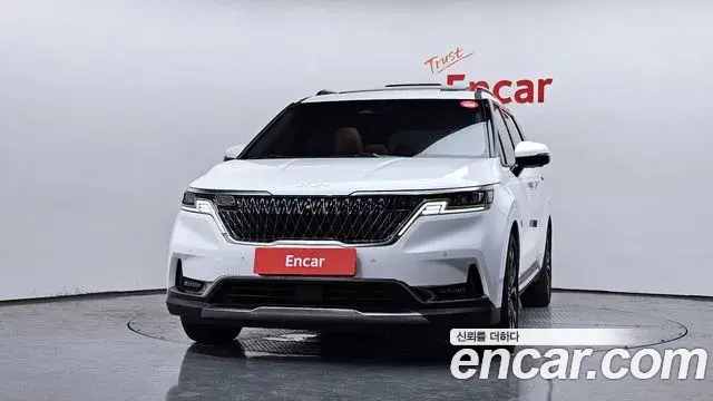 Kia Carnival 2022 — ფოტო 16/36
