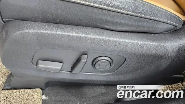 Kia Carnival 2022 — ფოტო 5/36