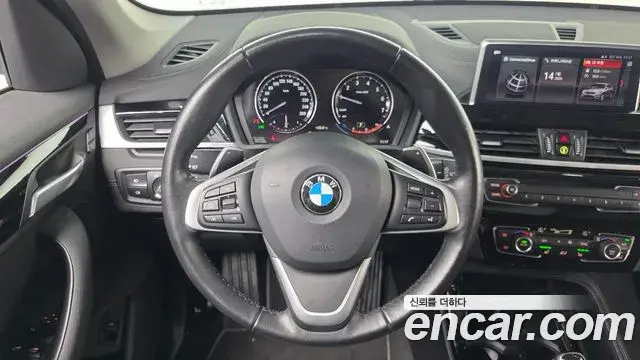 BMW X1 2022 — ფოტო 13/20