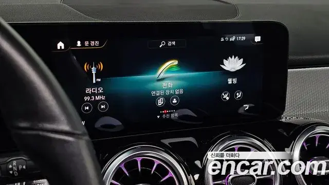 Mercedes-Benz GLB-Class 2021 — ფოტო 3/31