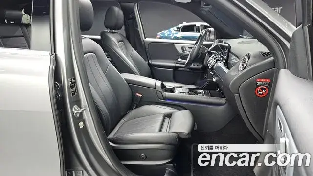 Mercedes-Benz GLB-Class 2021 — ფოტო 26/31