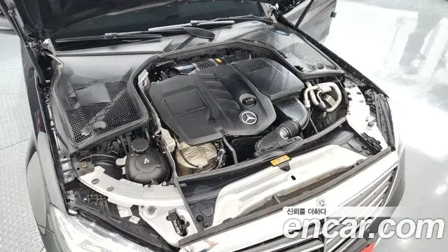 Mercedes-Benz C-Class 2019 — Фото 6/20