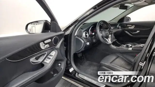 Mercedes-Benz C-Class 2019 — Фото 10/20