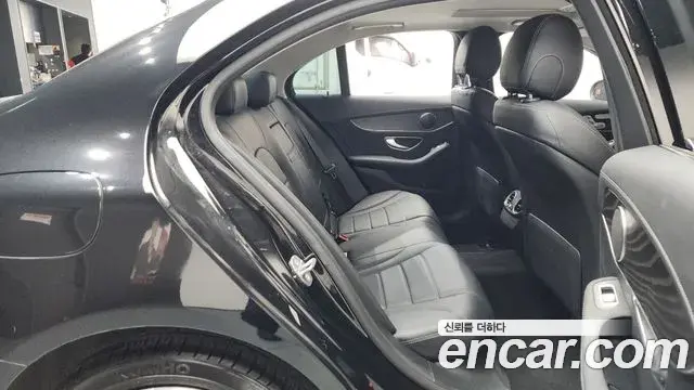 Mercedes-Benz C-Class 2019 — Фото 11/20