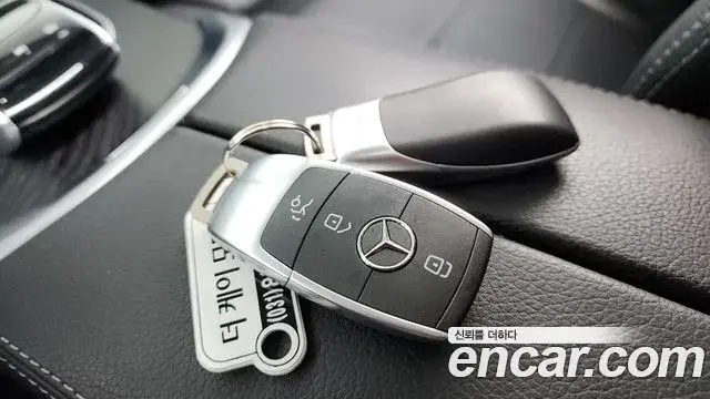 Mercedes-Benz C-Class 2019 — Фото 15/20