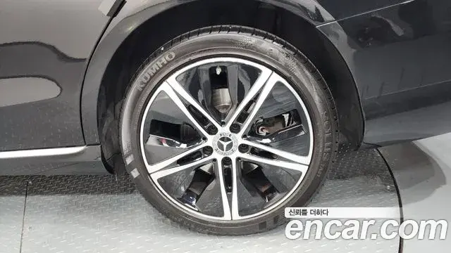 Mercedes-Benz C-Class 2019 — Şəkil 17/34