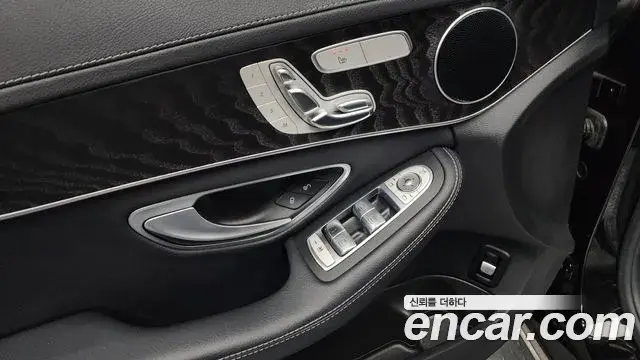Mercedes-Benz C-Class 2019 — Şəkil 10/34