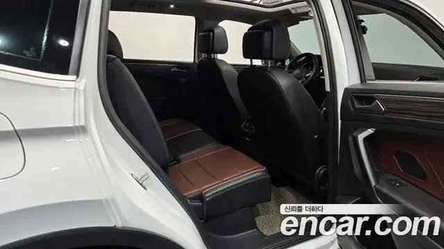 Volkswagen Tiguan Allspace 2023 — Şəkil 27/32