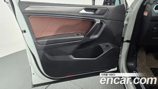 Volkswagen Tiguan Allspace 2023 — Şəkil 15/32