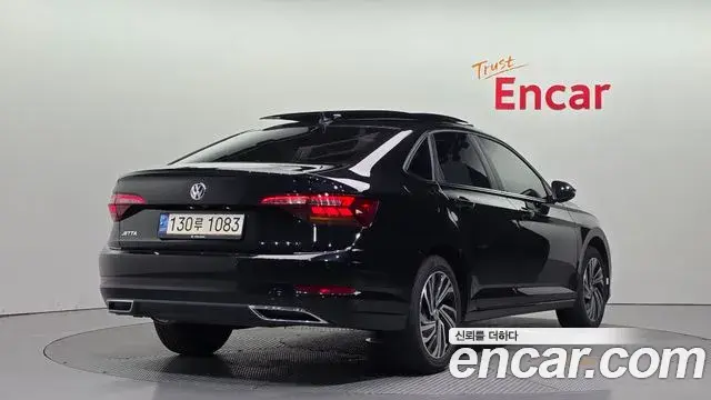 Volkswagen Jetta 2021 — Şəkil 31/32