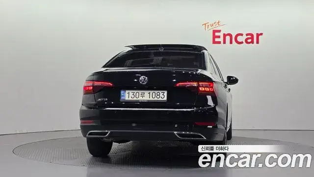 Volkswagen Jetta 2021 — Şəkil 18/32
