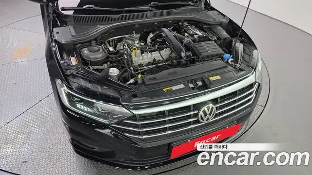 Volkswagen Jetta 2021 — Şəkil 10/32