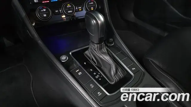 Volkswagen Jetta 2021 — Şəkil 21/32