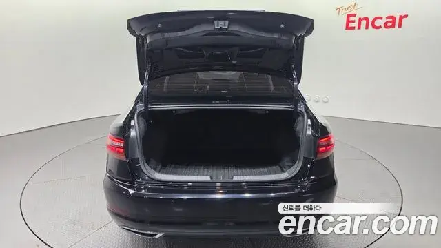 Volkswagen Jetta 2021 — Şəkil 17/32