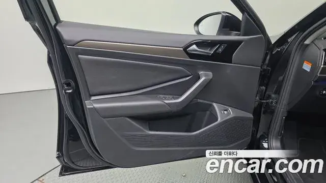 Volkswagen Jetta 2021 — Şəkil 13/32